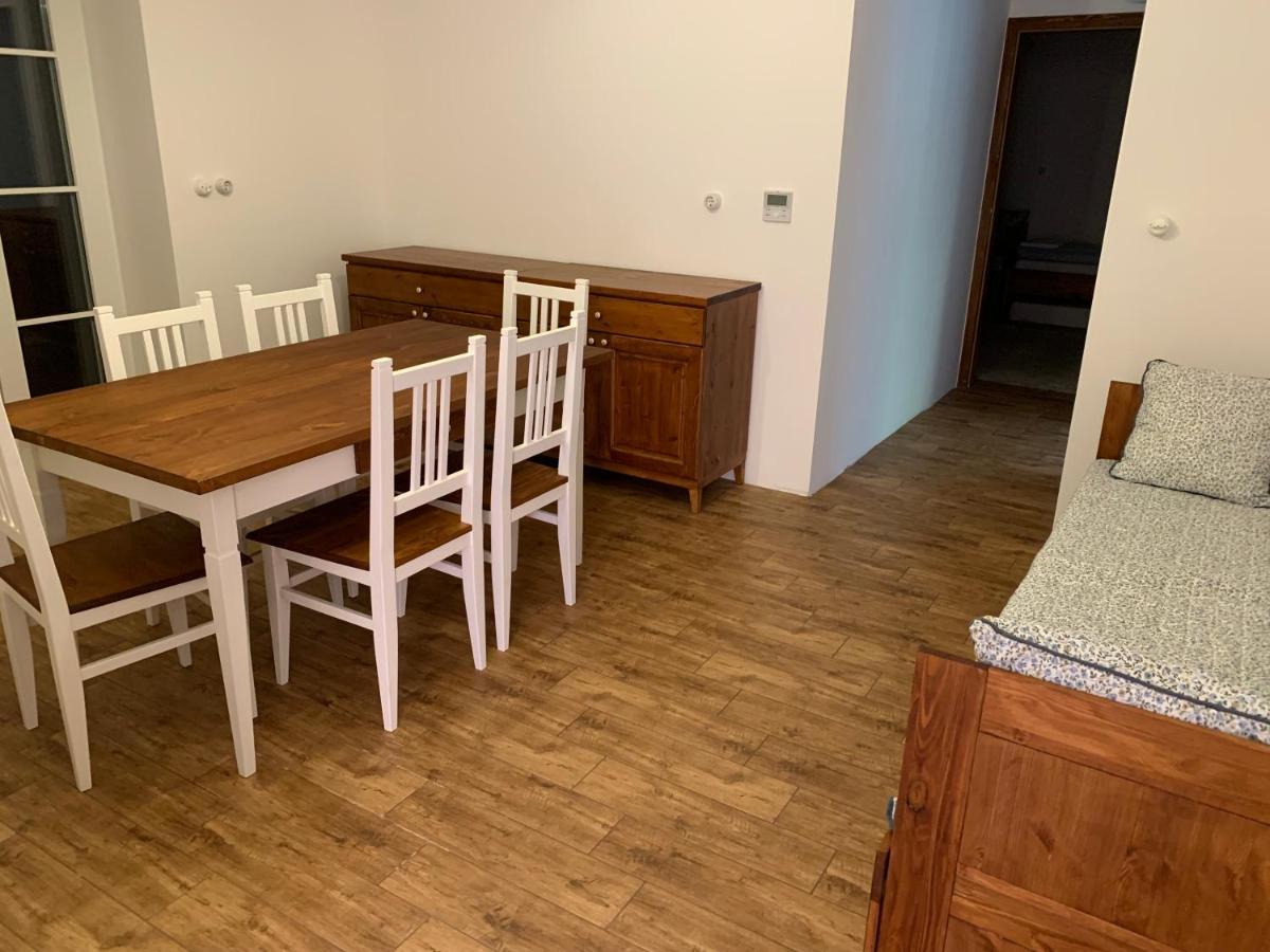 Szazesztendos Reveszhaz Apartament *